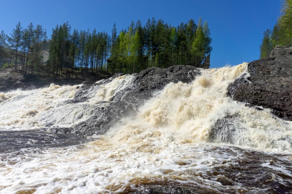 Энергетики рассказали, как долго будет работать водопад в Гирвасе