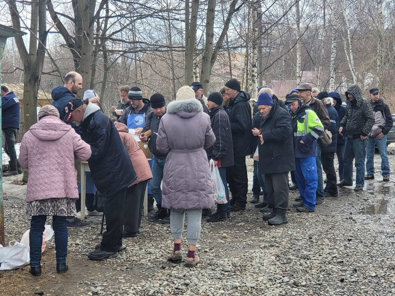 Центру «Попечение» нужна помощь в кормлении бездомных