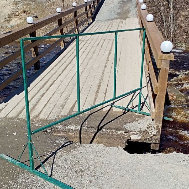 Мост через Неглинку в Петрозаводске спустя полгода после ремонта снова размыло