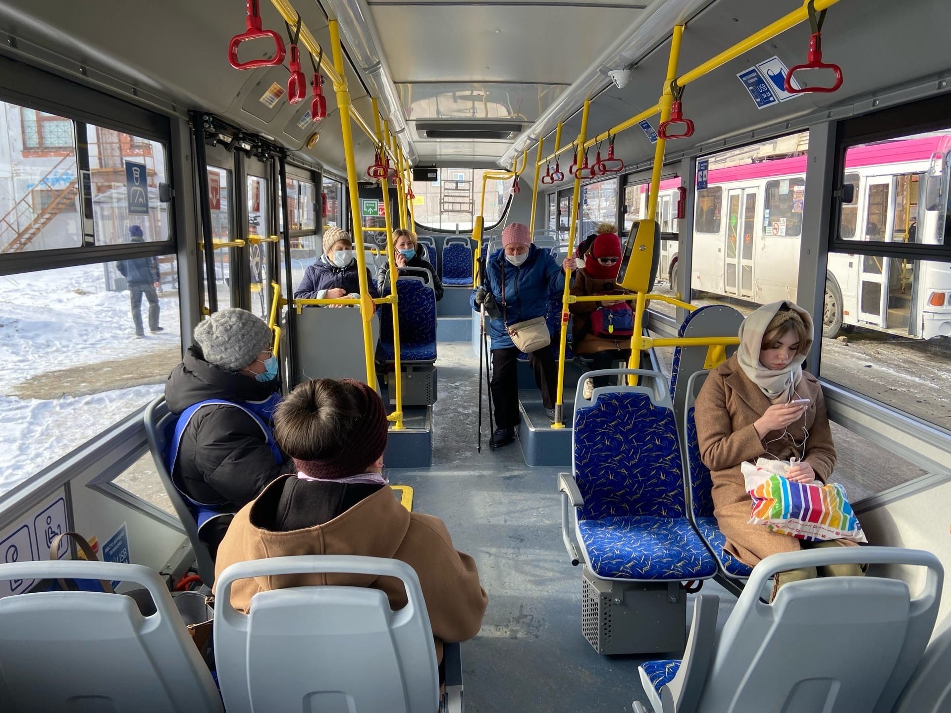 Синие, новые, красивые. Новые троллейбусы вышли на маршруты Петрозаводска