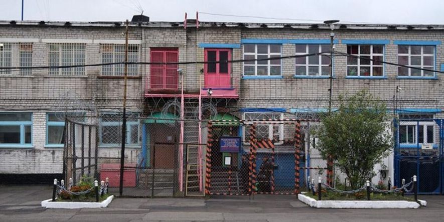 Юрия Дмитриева этапировали из колонии в Сегежском районе