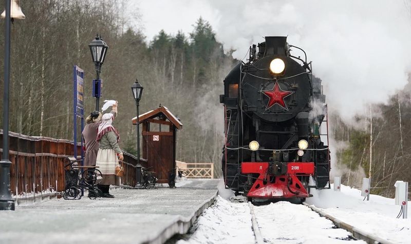В майские праздники на борту «Рускеальского экспресса» проведут ужины под живую музыку