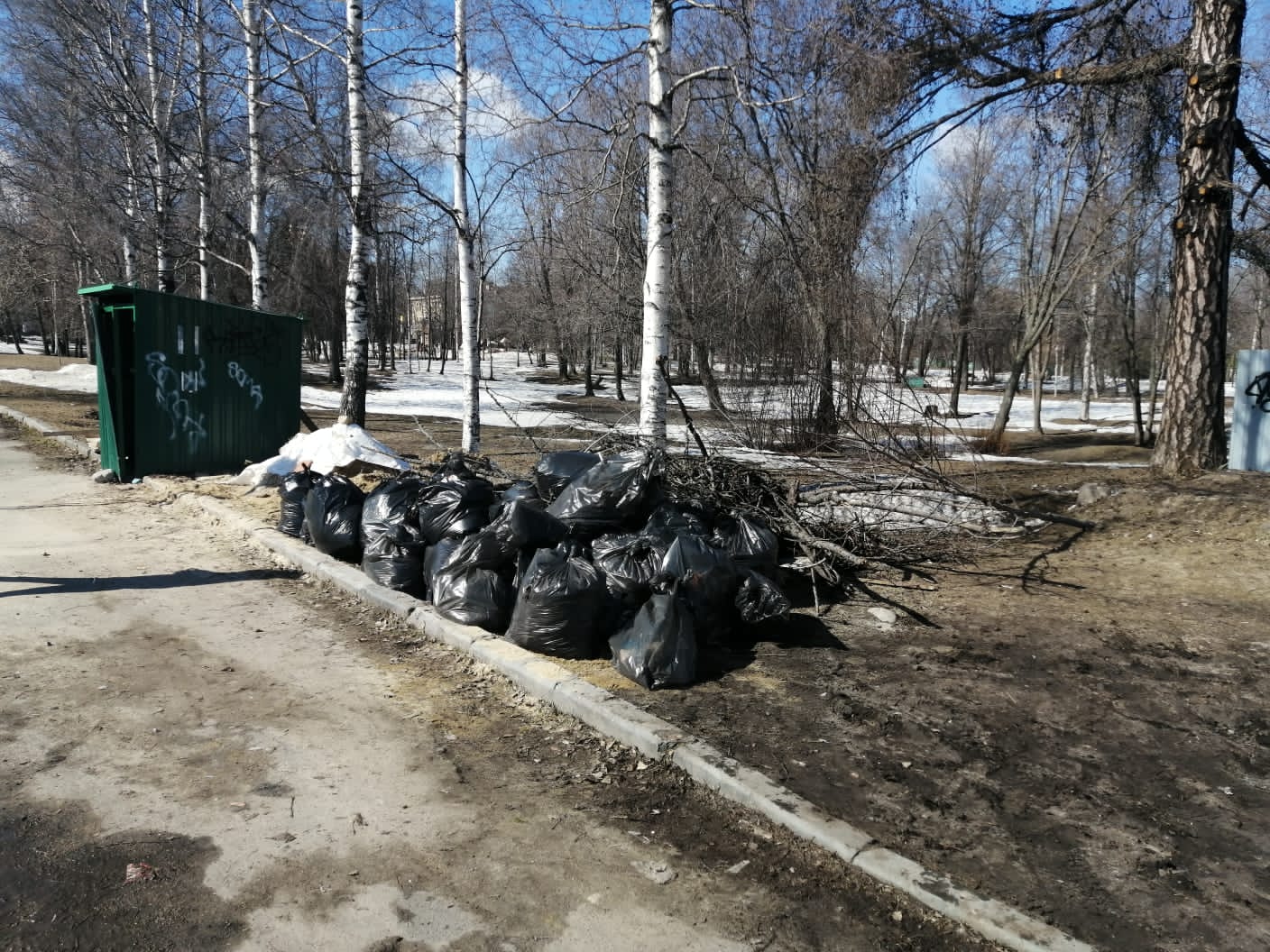 Первые субботники прошли в Петрозаводске