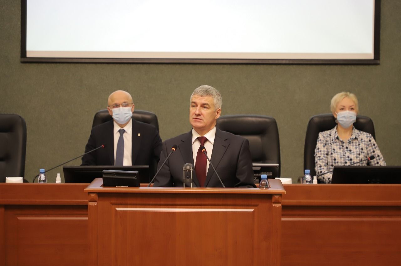 Парламентарии готовятся задать вопросы главе Карелии, который выступит с отчетом в Заксобрании