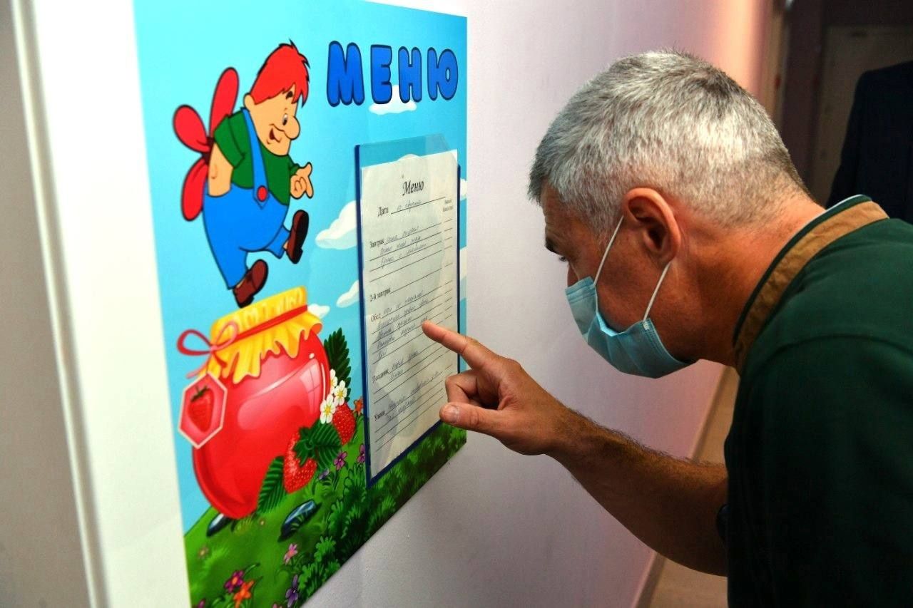 Артур Парфенчиков: «Увеличиваем дотацию на бесплатные завтраки в школах»