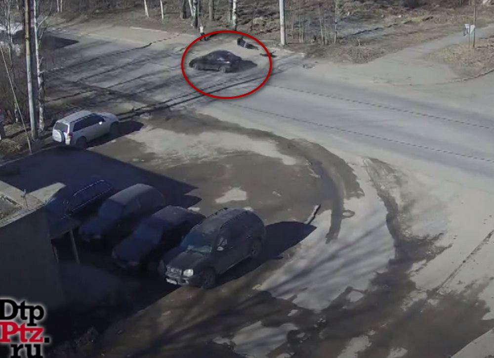 В Петрозаводске сбитый пешеход пролетел несколько метров
