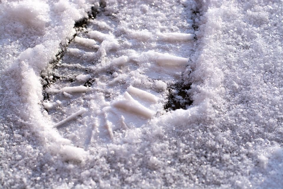 В Суоярвском районе судебный пристав нашел должника по его следам В Суоярвском районе судебный пристав нашел должника по его следам