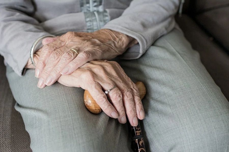 Коллекторы терроризировали 90-летнюю жительницу Карелии из-за долга ее умершей дочери Коллекторы терроризировали 90-летнюю жительницу Карелии из-за долга ее умершей дочери