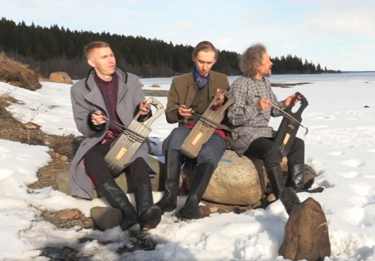 На Первом канале показали сюжет о карельском музыкальном инструменте йоухикко