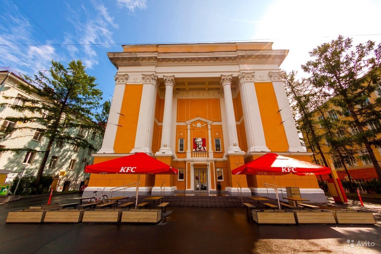 В Петрозаводске на продажу выставили здания двух бывших кинотеатров – «Победы» и «Искры»