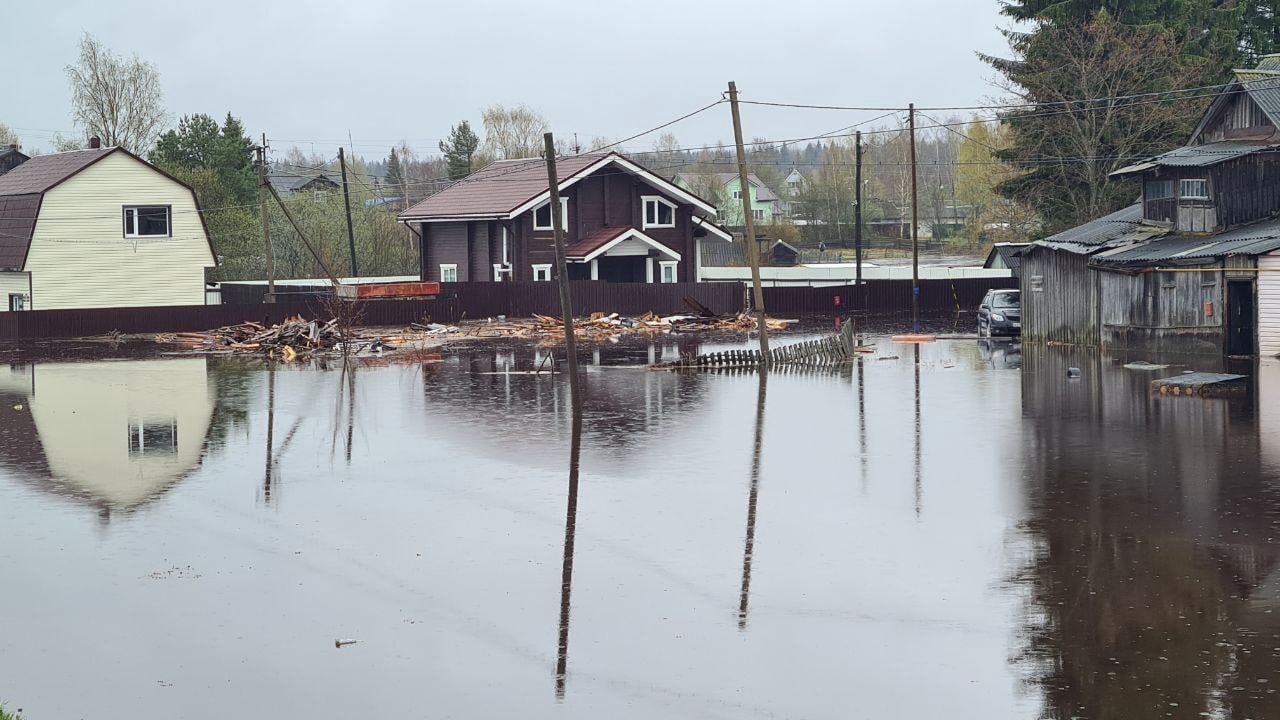 Эвакуация жителей, риск подтопления «Колы», затопление Петрозаводска. Последствия обильных осадков в Карелии