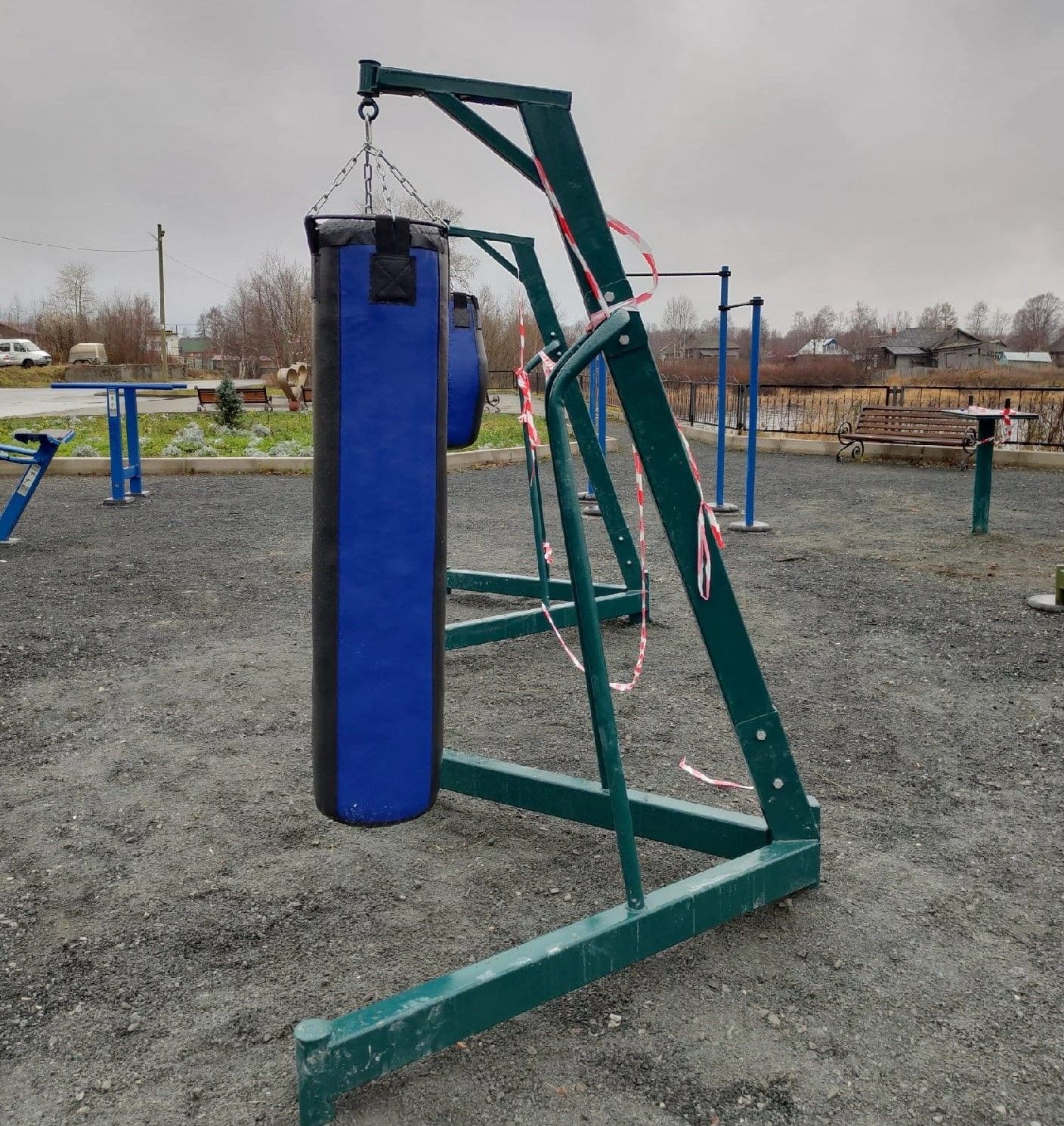 Боксерская груша упала в Беломорске во время тренировки спортсменов Боксерская груша упала в Беломорске во время тренировки спортсменов