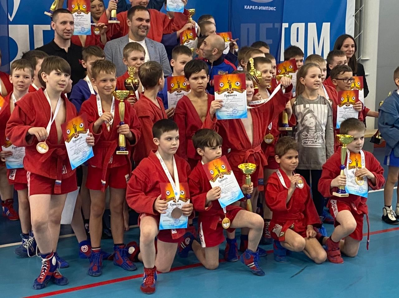 Более 100 молодых спортсменов приняли участие в турнире по самбо в Петрозаводске