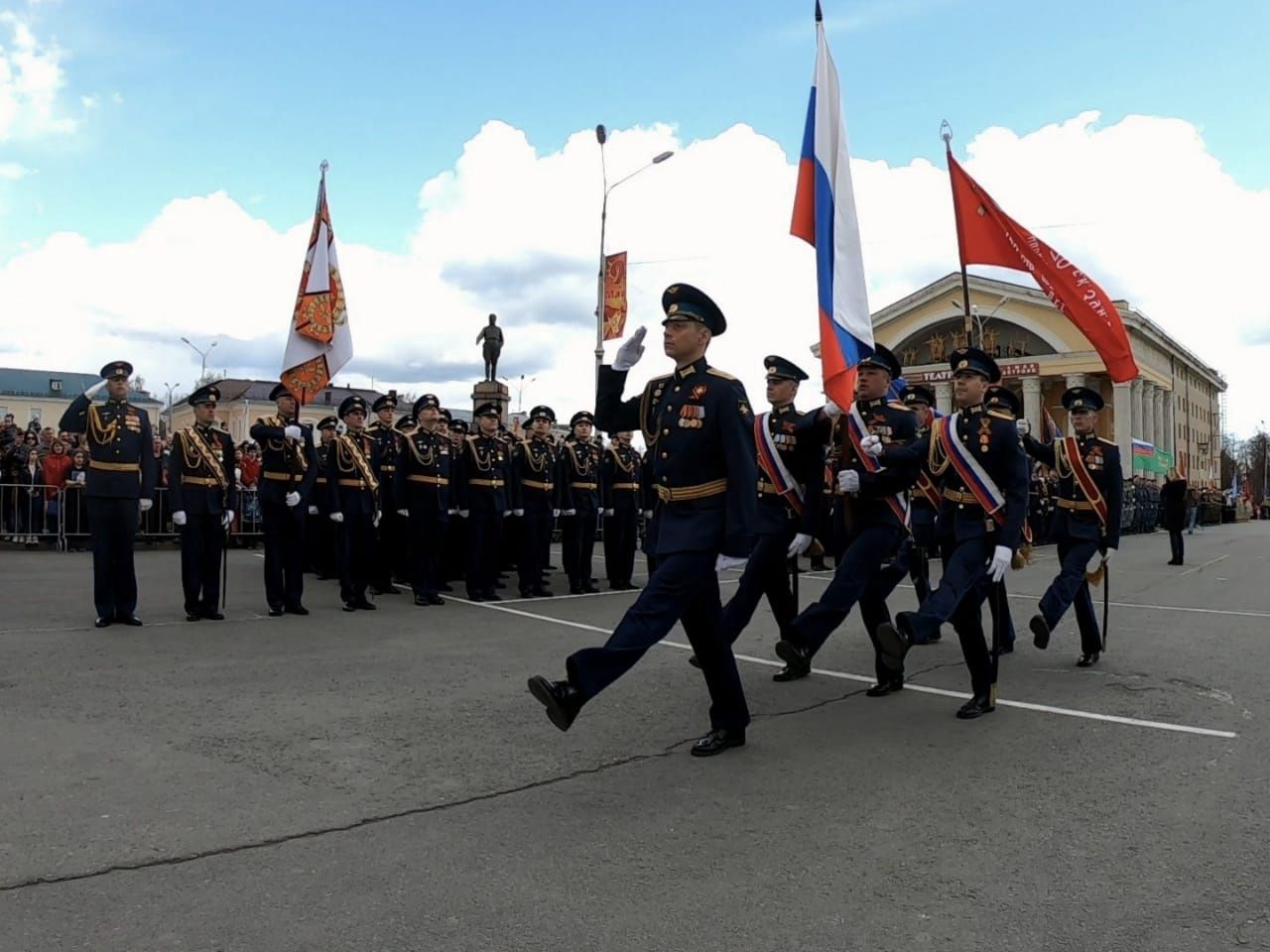 В Петрозаводске прошел парад ко Дню Победы