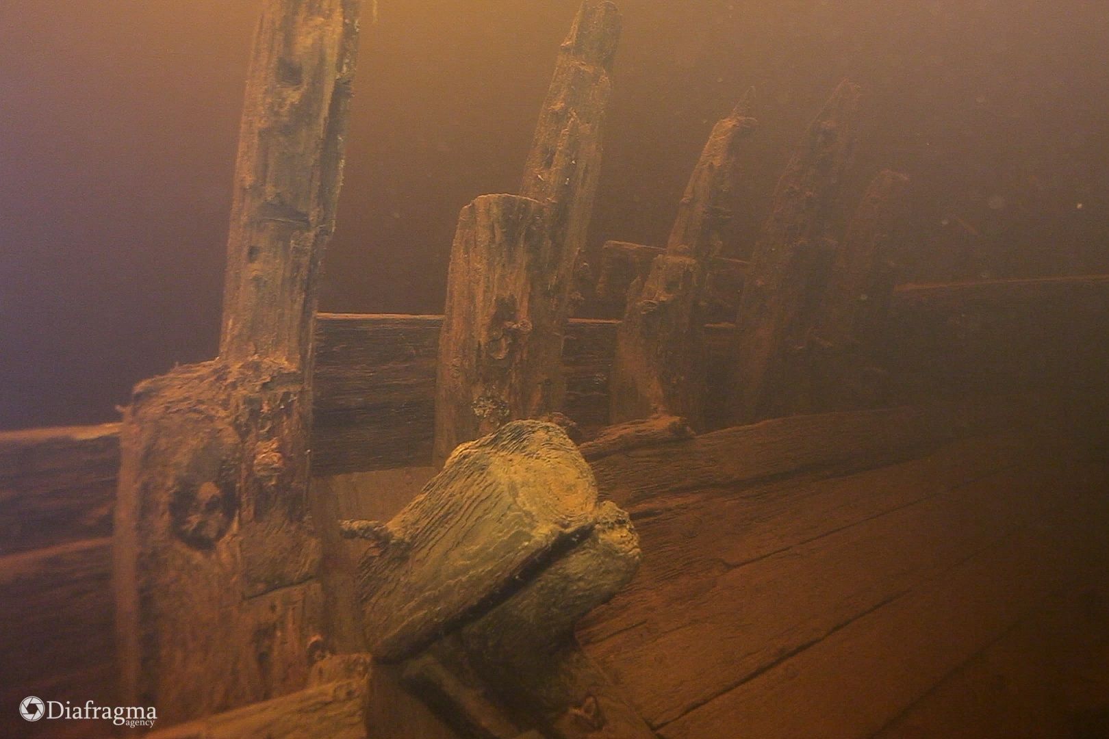 Дайверы обследовали затонувший парусный корабль на Валааме