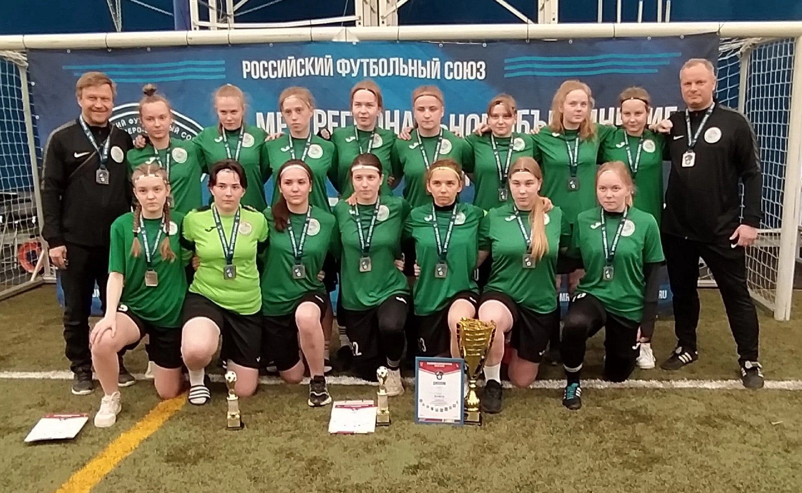 Карельские футболистки представили республику на первенстве СЗФО Карельские футболистки представили республику на первенстве СЗФО