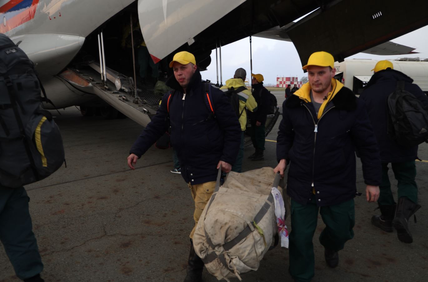 Еще 20 десантников отправились тушить лесные пожары в Курганскую область