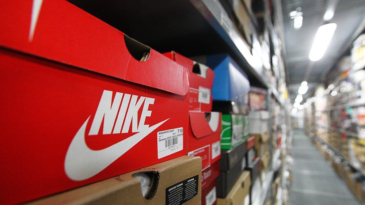 Производитель обуви и одежды Nike уходит из России
