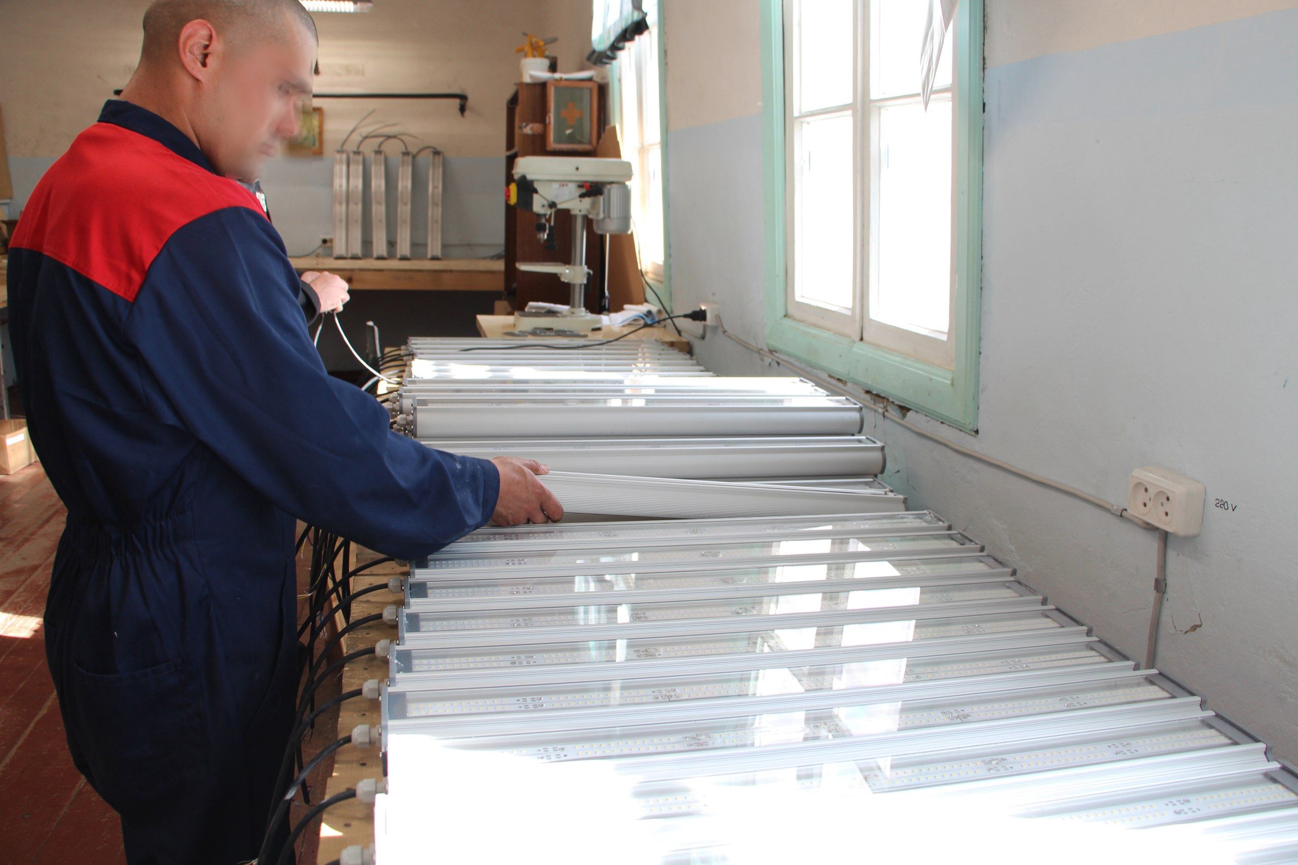 Заключенные в Карелии увеличили производство светодиодных светильников