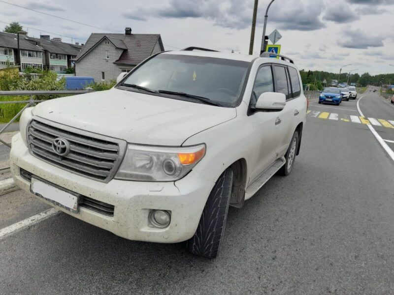 В Прионежском районе школьницу сбили на пешеходном переходе