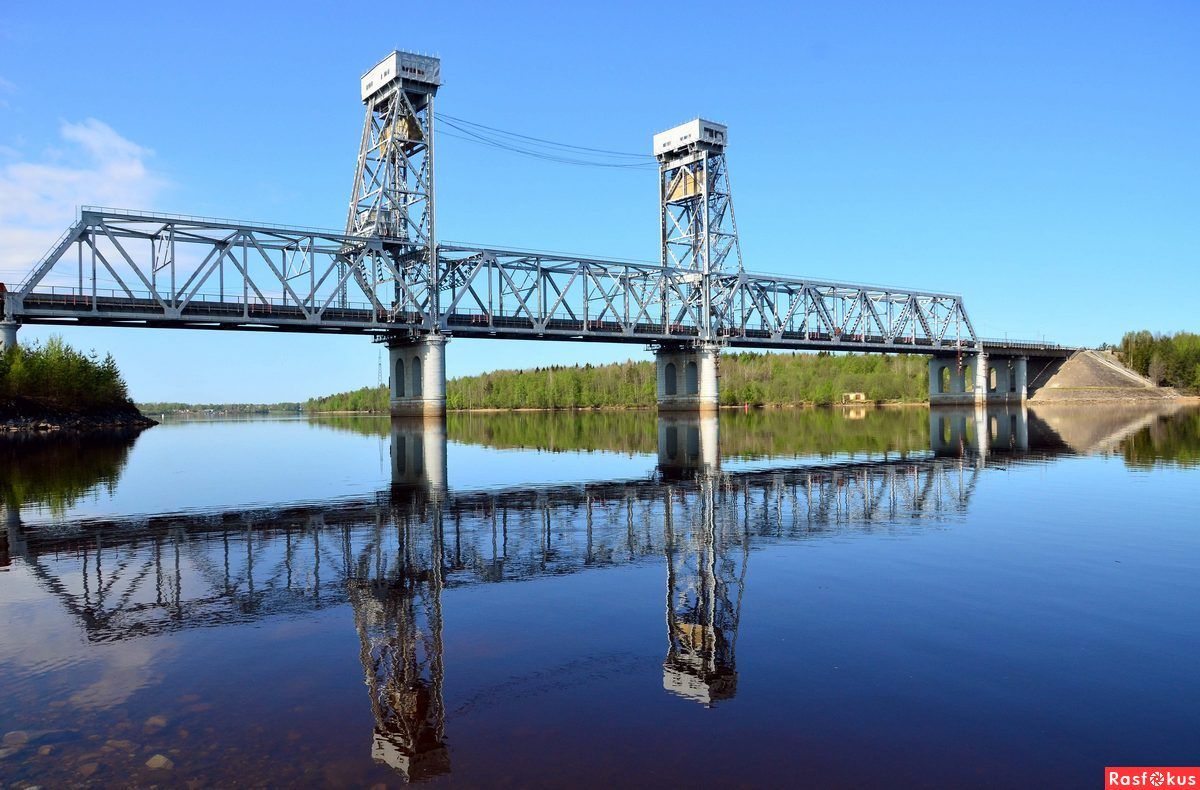 Для яхты на Свири разведут мост и перекроют движение Для яхты на Свири разведут мост и перекроют движение