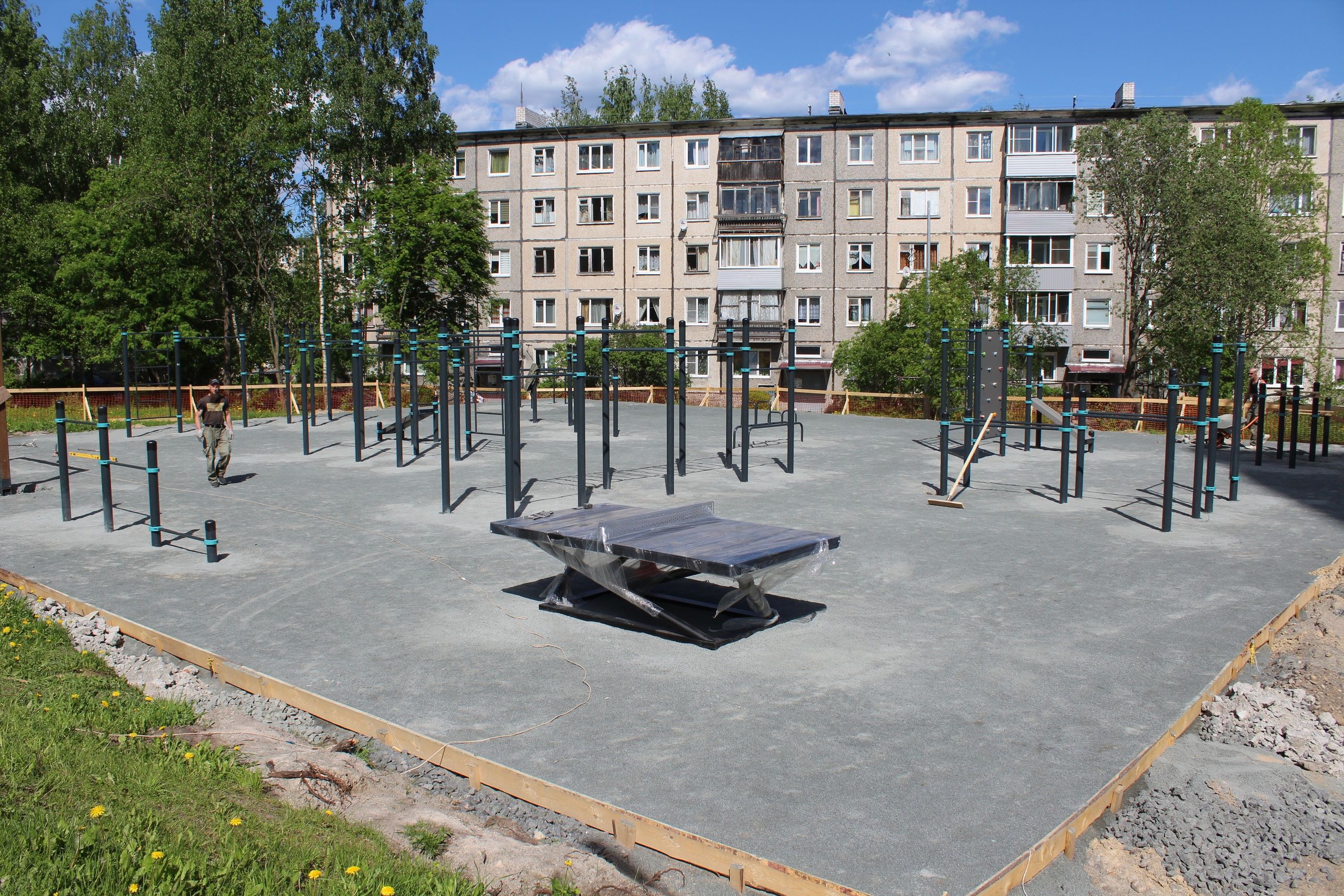 В Петрозаводске завершается благоустройство Спортивного сквера