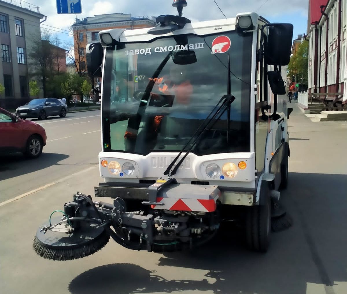 С 1 июня «Кондопожское ДРСУ» приступило к уборке Петрозаводска