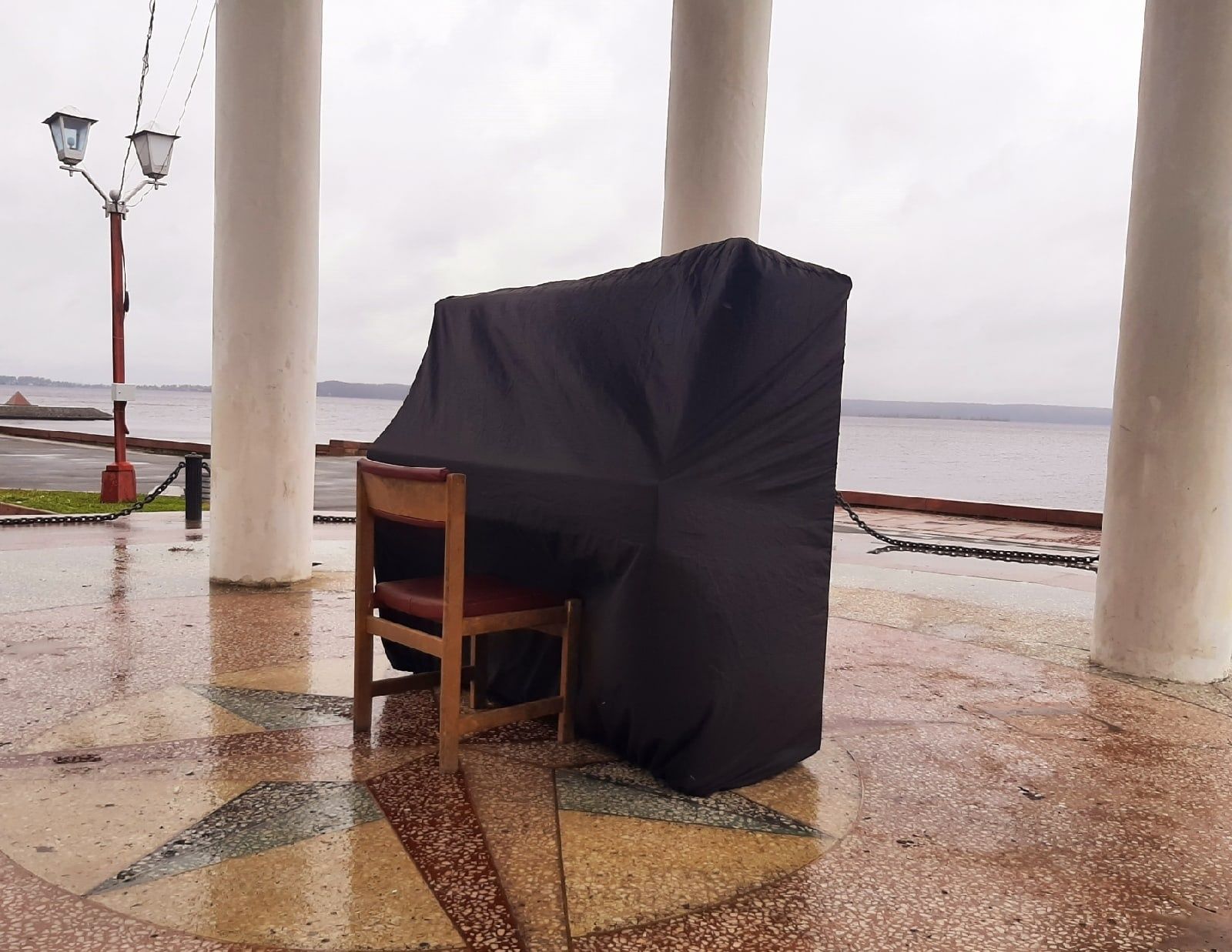 Пианино на набережной открывает сезон оперой «Евгений Онегин»