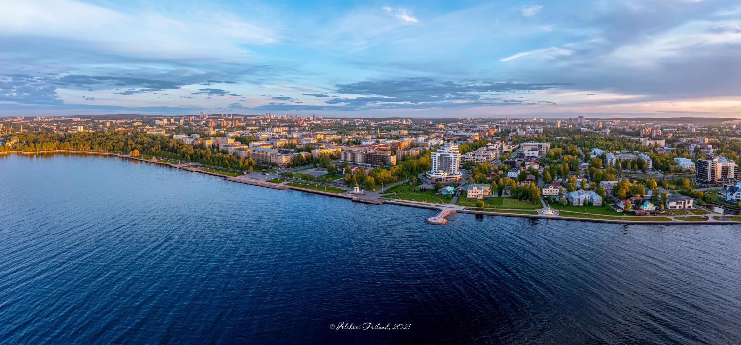 Стартовало зрительское голосование за лучшее фото в конкурсе «Петрозаводску 320 лет» Стартовало зрительское голосование за лучшее фото в конкурсе «Петрозаводску 320 лет»