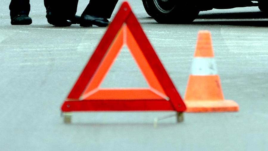 На трассе «Кола» грузовик насмерть сбил мужчину