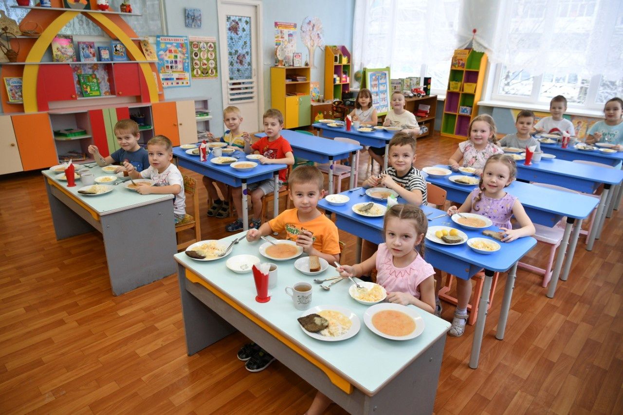 Министр образования Карелии рассказал депутатам о том, как в республике идет строительство садов и школ