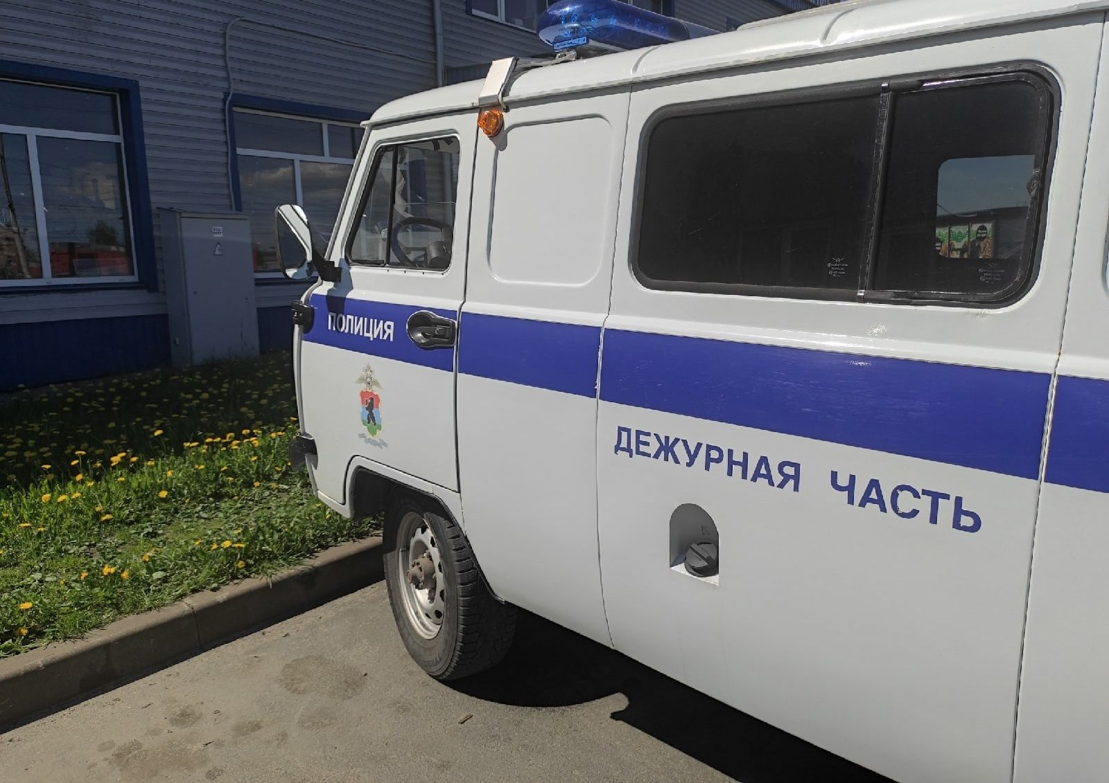 В петрозаводском ТЦ пара устроила примерку с грабежом