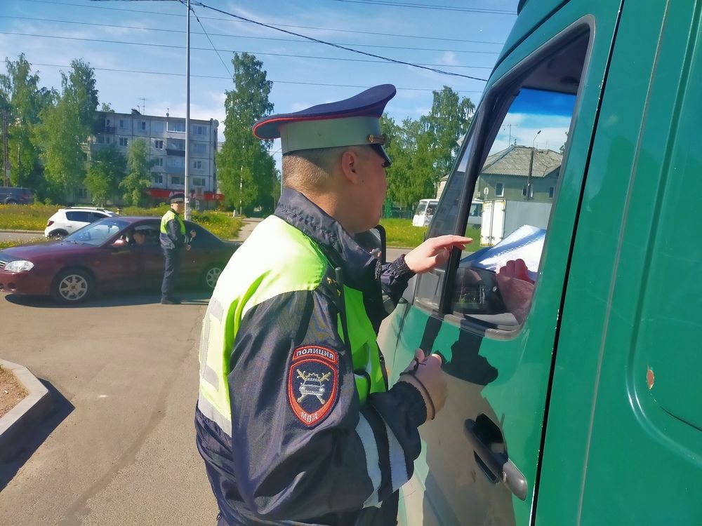 В Петрозаводске автоинспекторы остановили водителя со 194 неоплаченными штрафами