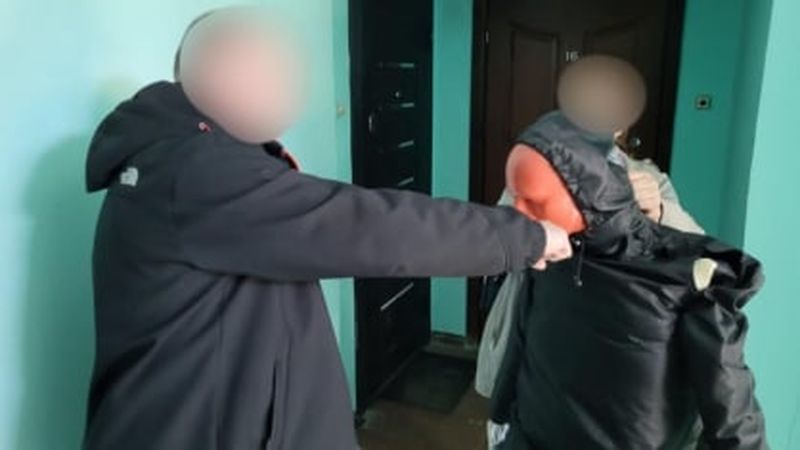 Жителя Костомукши оштрафовали за удар кулаком в лицо полицейскому