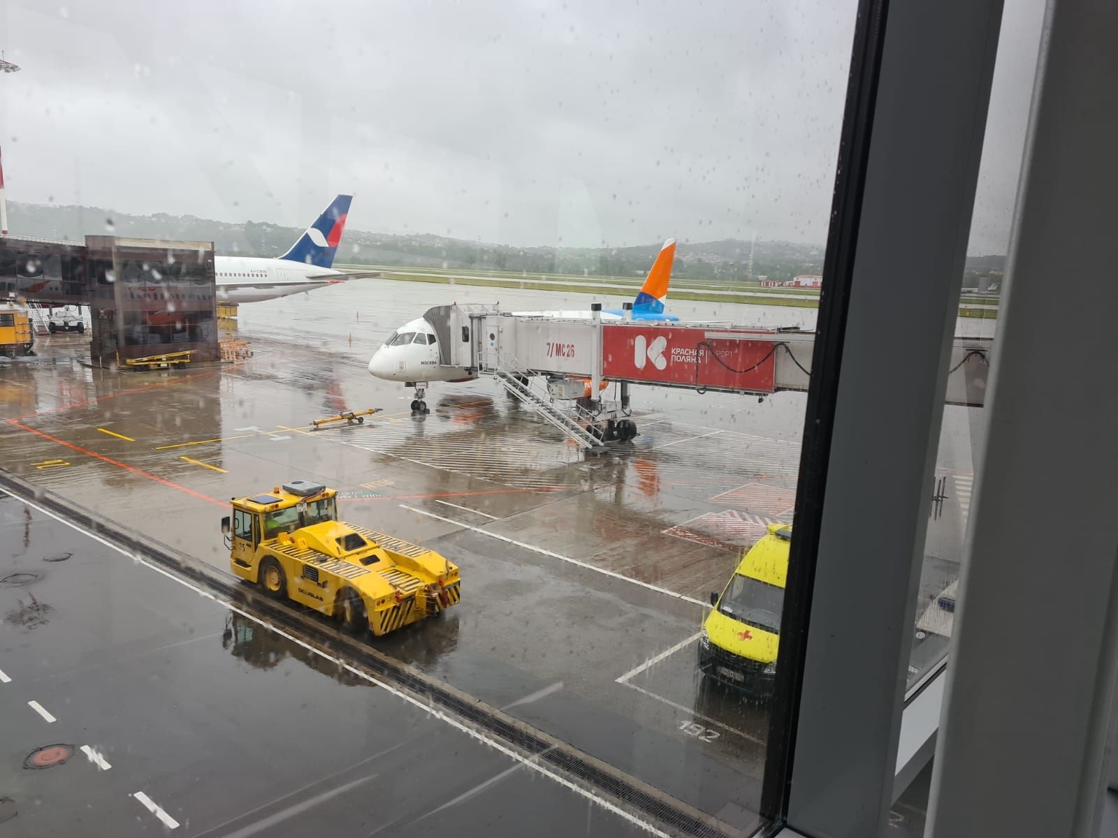 Запрет на полеты в южные аэропорты снова продлили