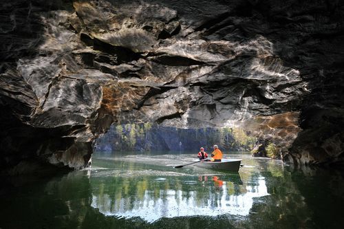 О развитии подземных маршрутов Рускеалы расскажет фотовыставка
