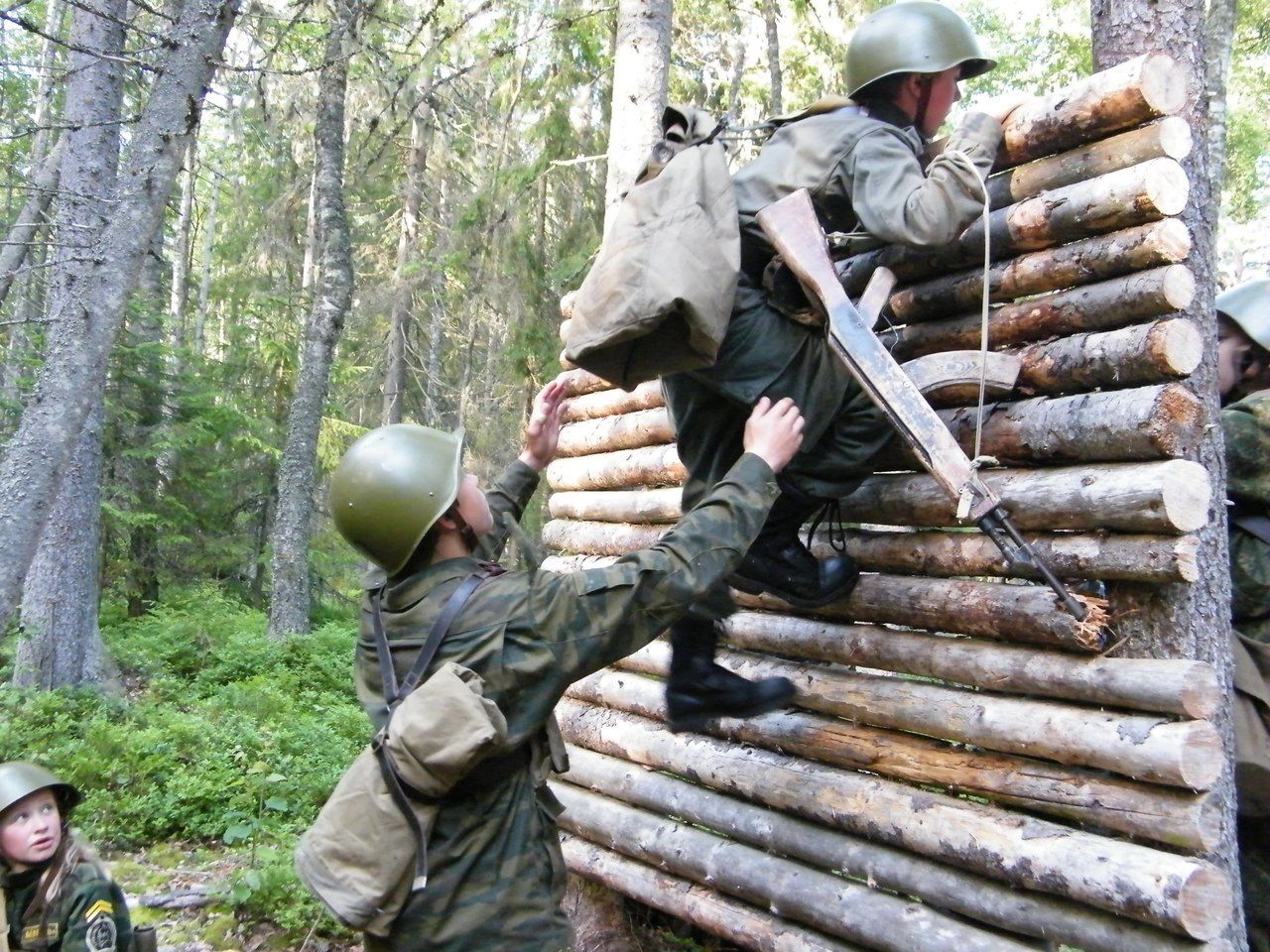 Дети пожаловались на издевательства в патриотическом лагере на острове в Ладожском озере