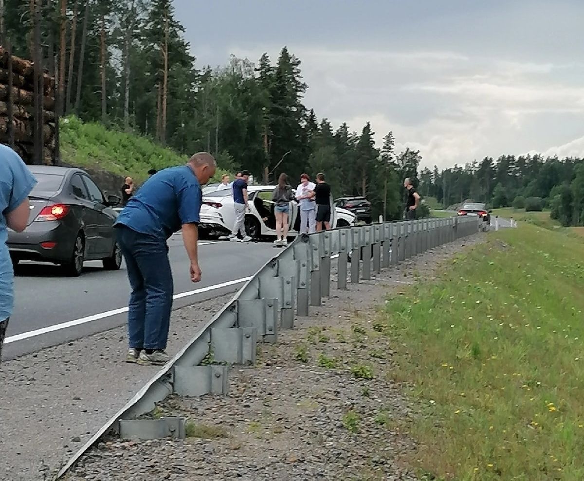 Пять человек пострадали в ДТП в Лахденпохском районе Пять человек пострадали в ДТП в Лахденпохском районе