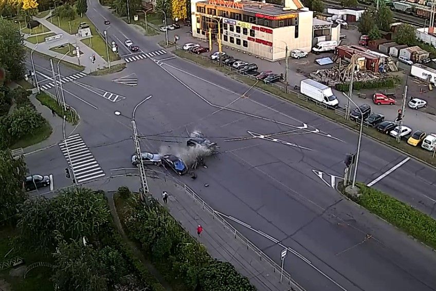 Женщина за рулем внедорожника сбила двух девушек в Кондопожском районе