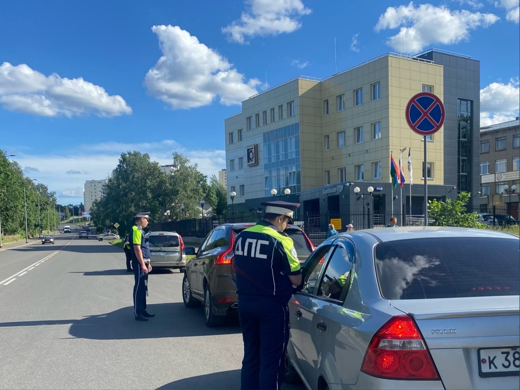В Петрозаводске начались массовые проверки водителей на трезвость