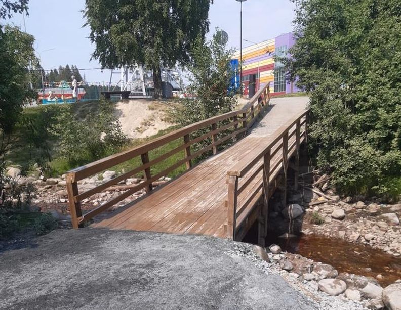 Деревянный мост возле Лотос-Плазы отремонтировали