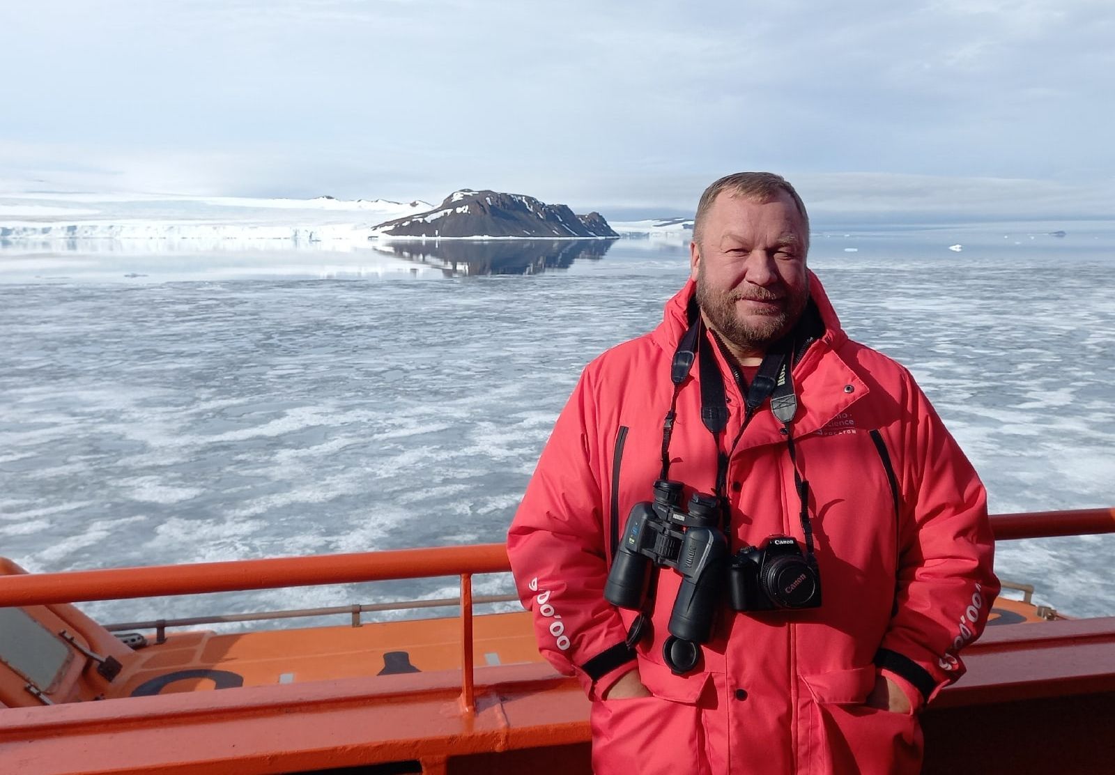 Писатель Дмитрий Новиков вернулся с Северного полюса