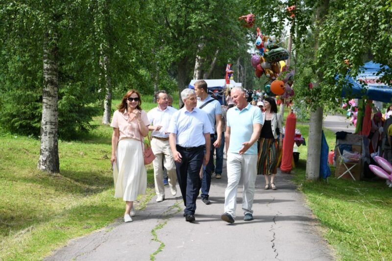 Глава Карелии отметил с земляками 390 лет Сортавале Глава Карелии отметил с земляками 390 лет Сортавале