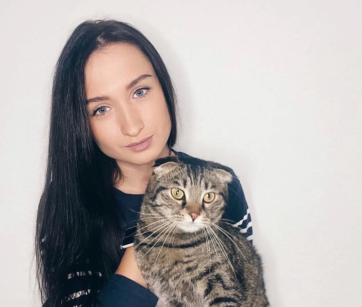 Завтра в Олонце простятся с убитой в Петрозаводске Дианой Фроловой Завтра в Олонце простятся с убитой в Петрозаводске Дианой Фроловой