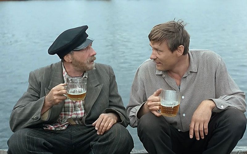 Настоящая водка и герой с пристани в Пиндушах. Неизвестные факты о фильме «Любовь и голуби» Настоящая водка и герой с пристани в Пиндушах. Неизвестные факты о фильме «Любовь и голуби»