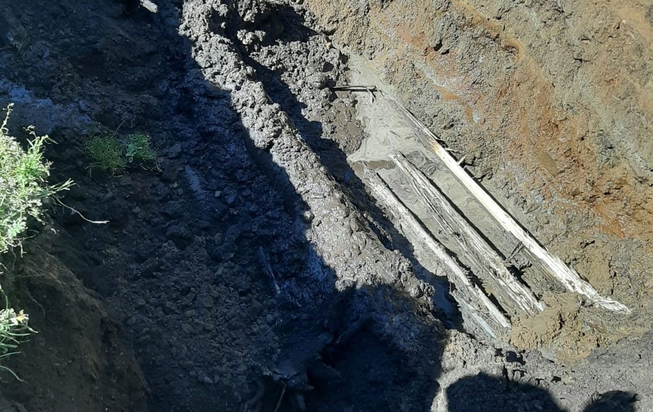 В Петрозаводске обнаружен старинный деревянный водопровод