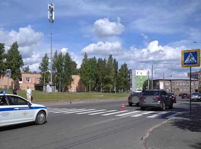 В Петрозаводске молодую женщину сбили на пешеходном переходе
