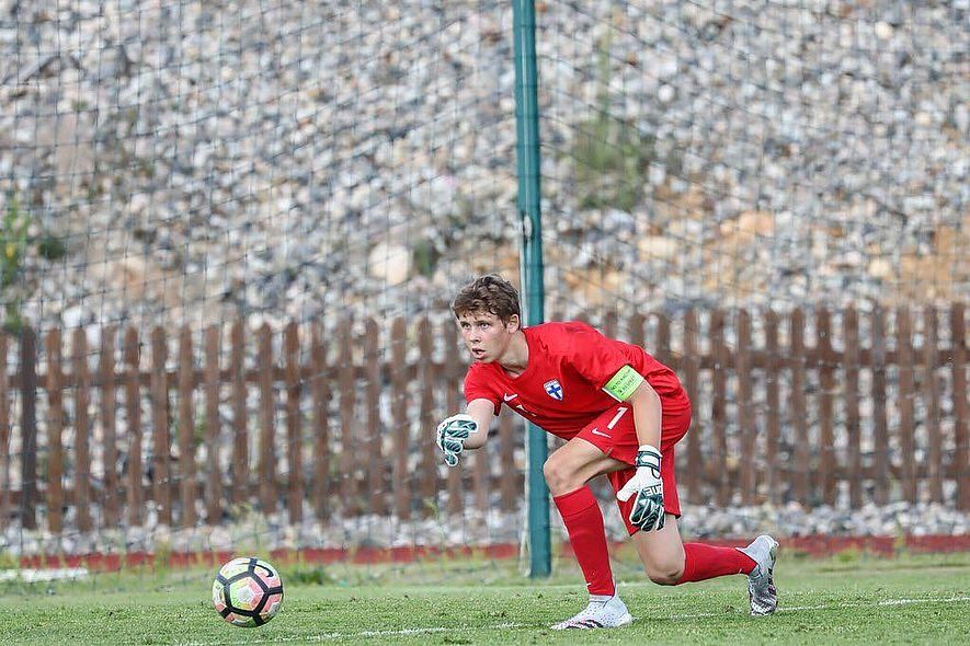 Воспитанник карельского футбола покинул московский «Спартак» и вместе с семьей уехал из России