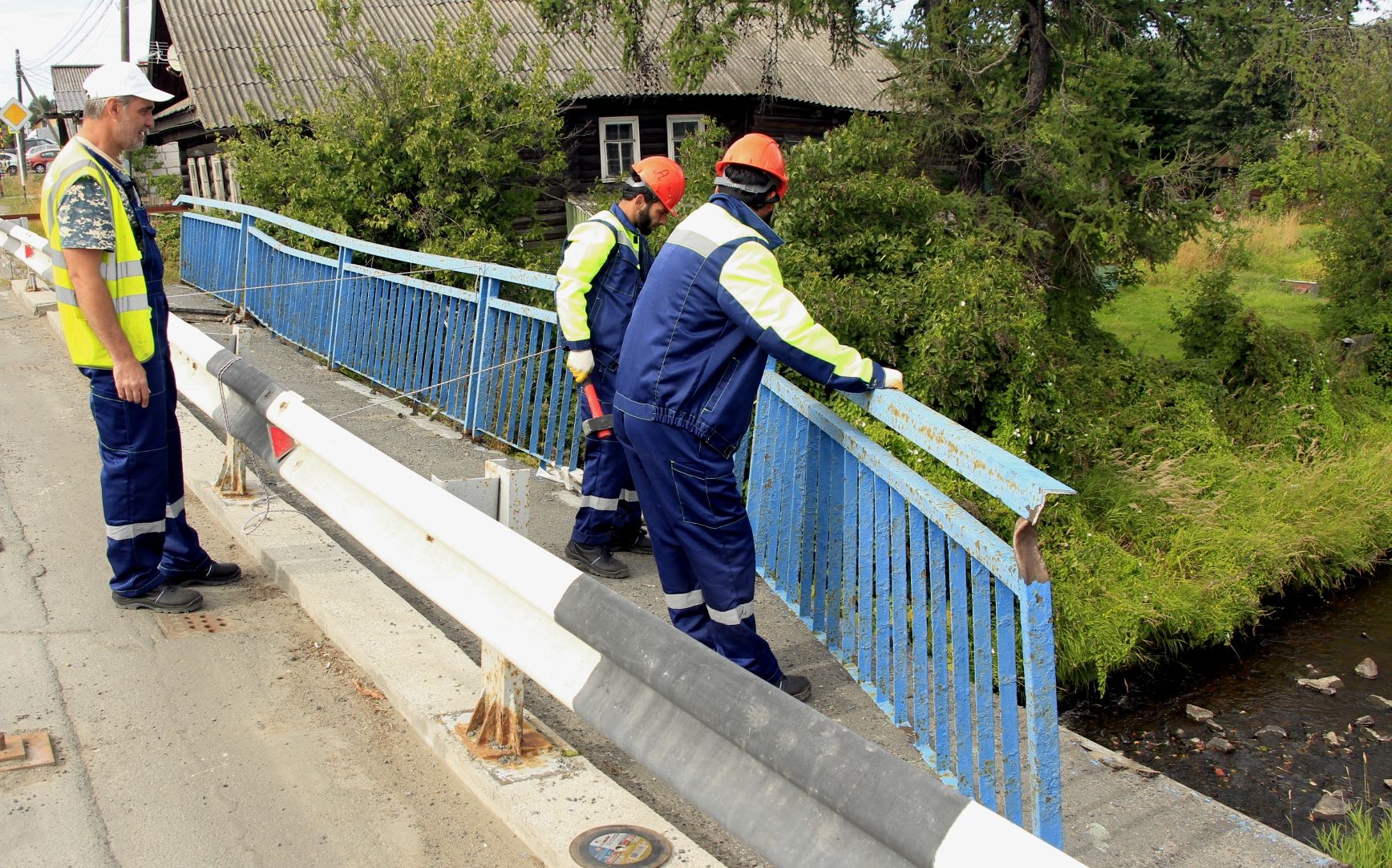 В Прионежском районе начался ремонт моста через Деревянку
