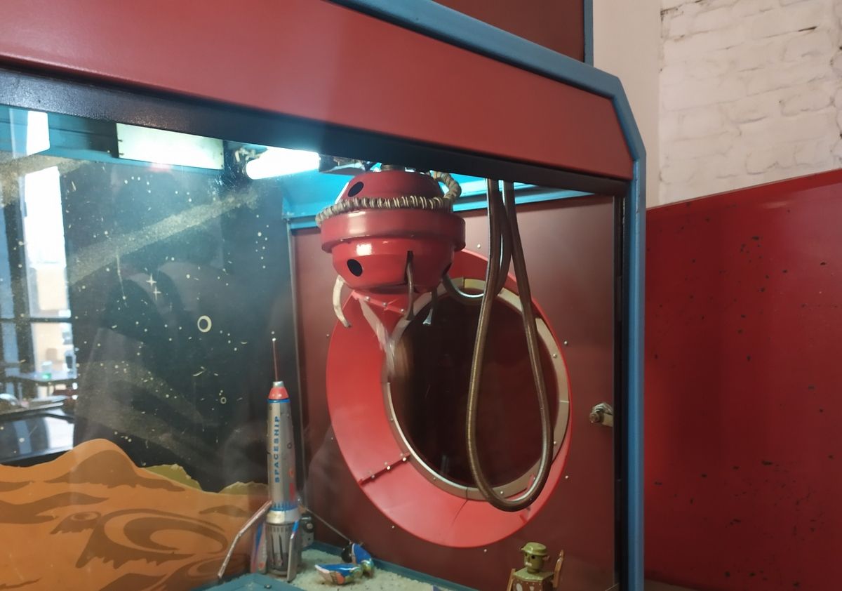 В петрозаводском торговом центре руку ребенка зажало в игровом автомате